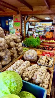 🍁V pondělí 28. 9. máme otevřeno! 🇨🇿

I když je svátek, u nás si můžete nakoupit jako každý jiný den. 🥔🧅🧄🍎

Těšíme se na vás! 🌾

📍 Farmářská prodejna Doksany
🕒 Otevřeno denně 7:00–19:00
📞 +420 774 355 047